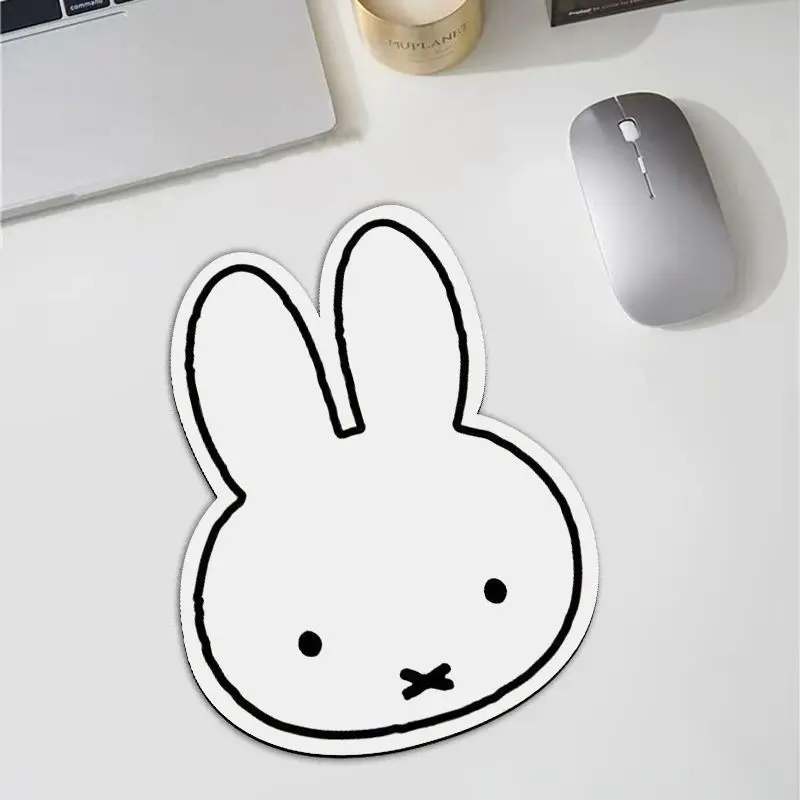 Desk Setup Kawaii - Mouse Pad em Forma de Coelho